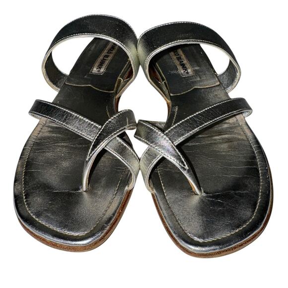 Manolo Blahnik Susa Silver Leather Flat Strappy Thong Sandal Size 37.5 - Picture 3 of 16